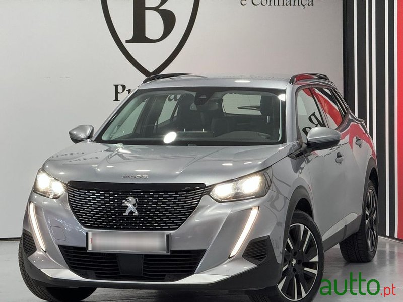 2020' Peugeot 2008 photo #1