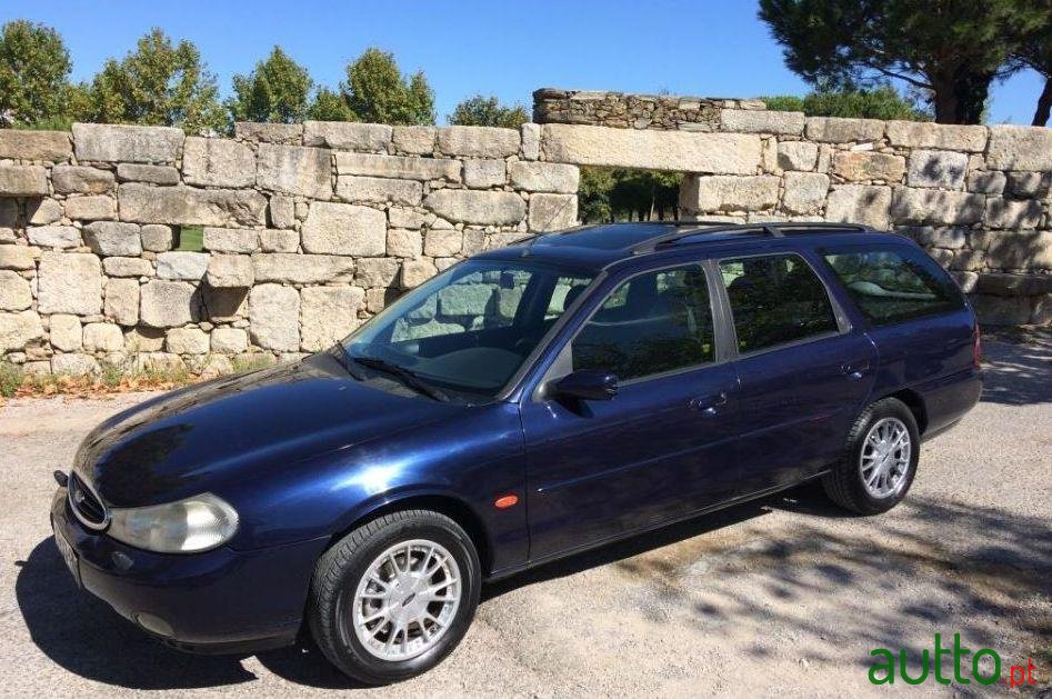 2000' Ford Mondeo Sw photo #2