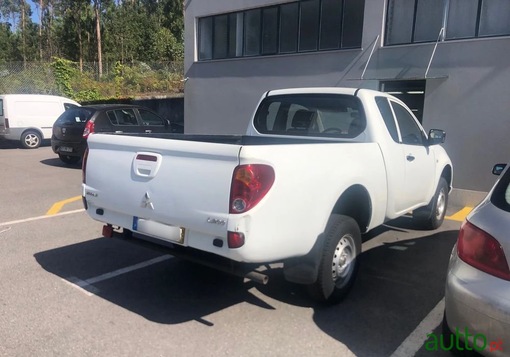 2011' Mitsubishi L200 photo #5