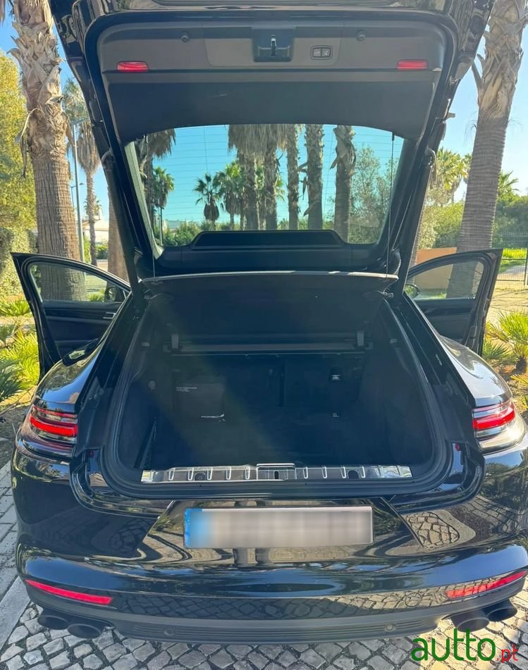 2018' Porsche Panamera 4 E-Hybrid photo #3