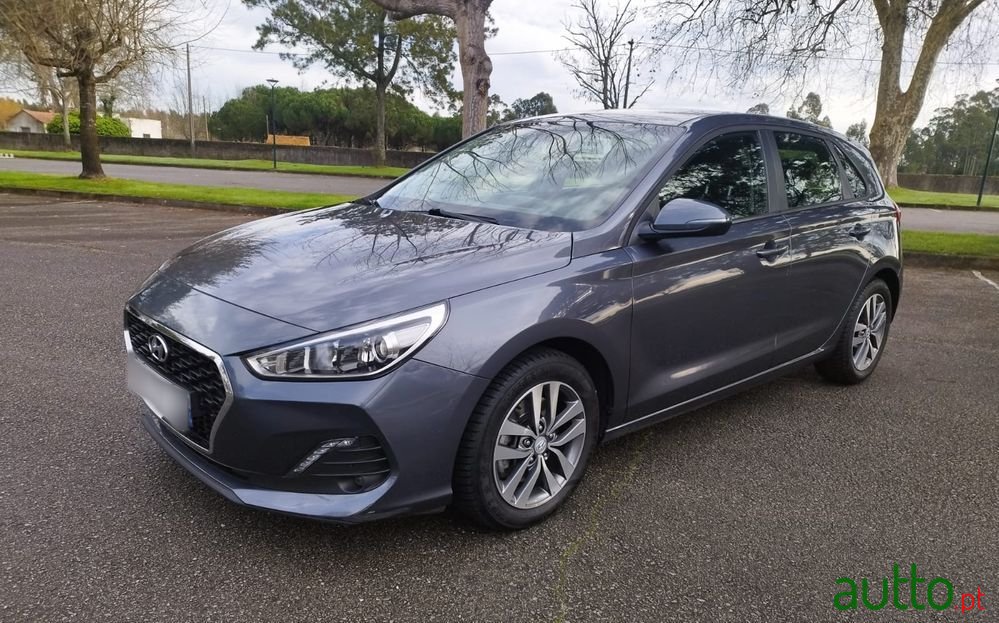 2020' Hyundai i30 1.6 Crdi Style 7Dct photo #2