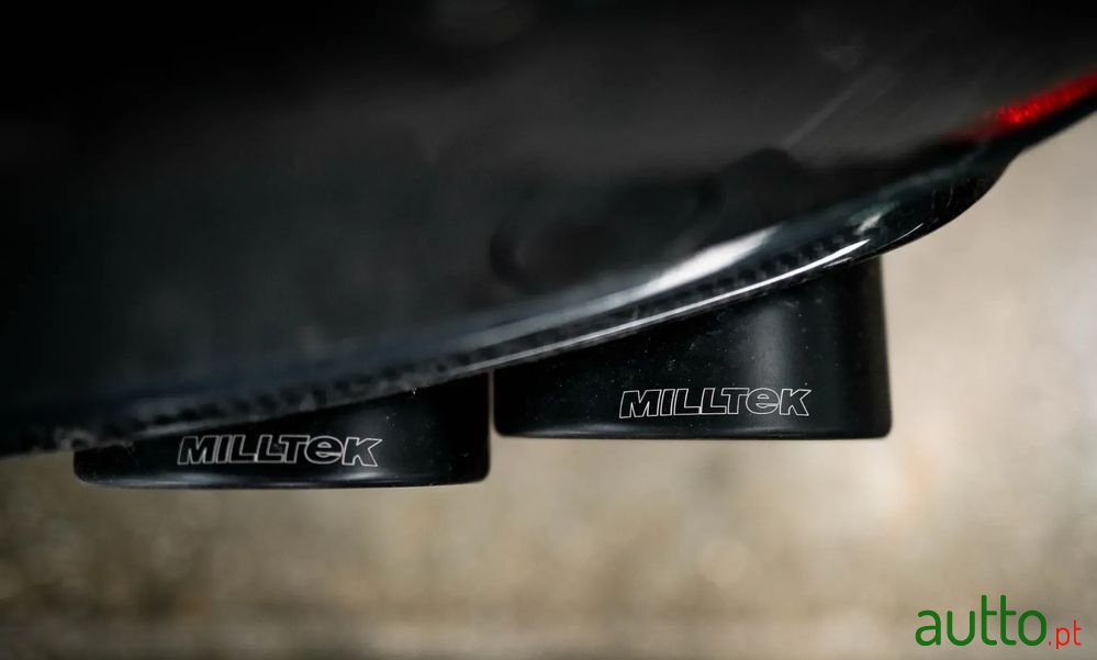 2020' SEAT Leon St photo #5