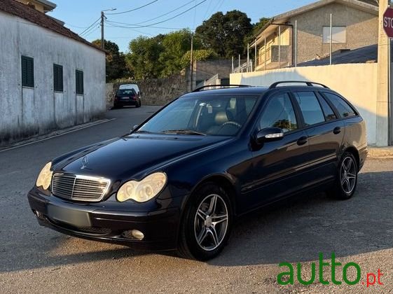 2002' Mercedes-Benz Classe C T Cdi Classic photo #2