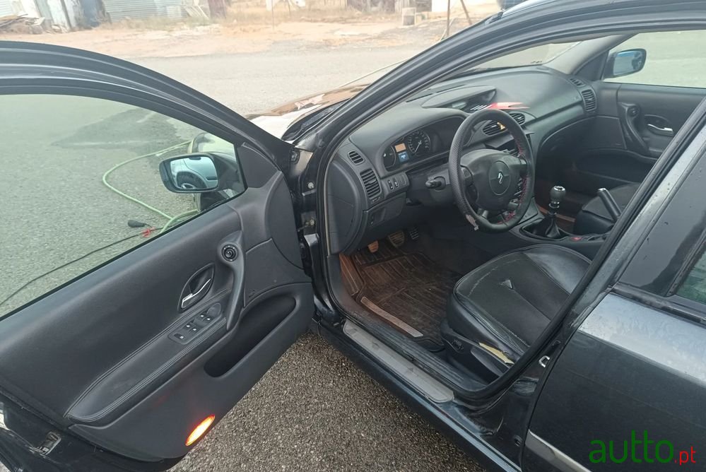 2005' Renault Laguna Break photo #4