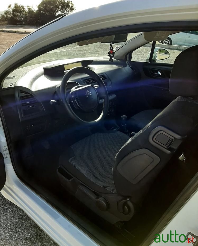 2007' Citroen C4 photo #5