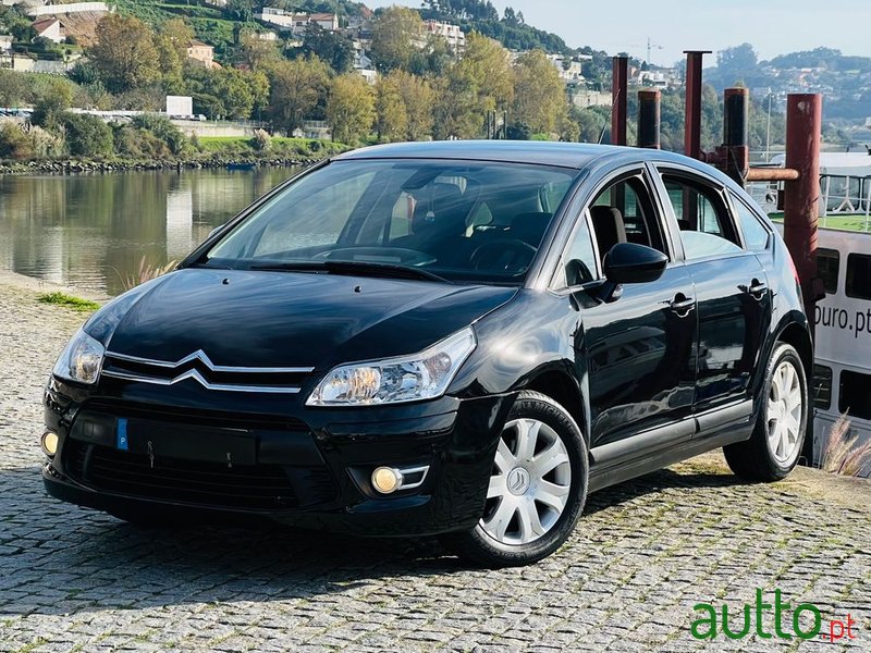 2010' Citroen C4 photo #5