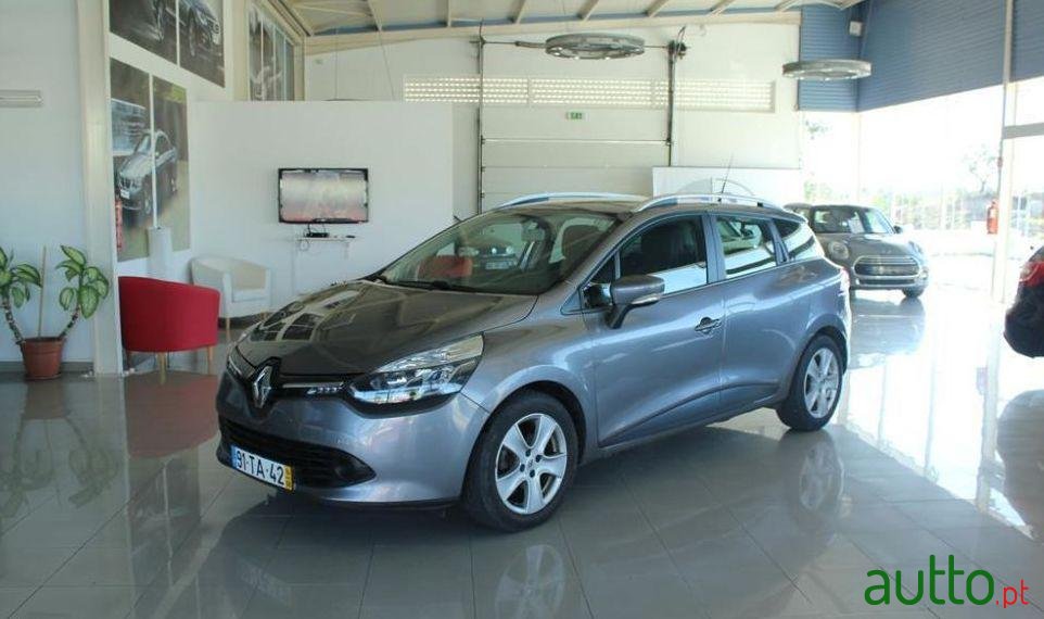 2014' Renault Clio Sport Tourer photo #2