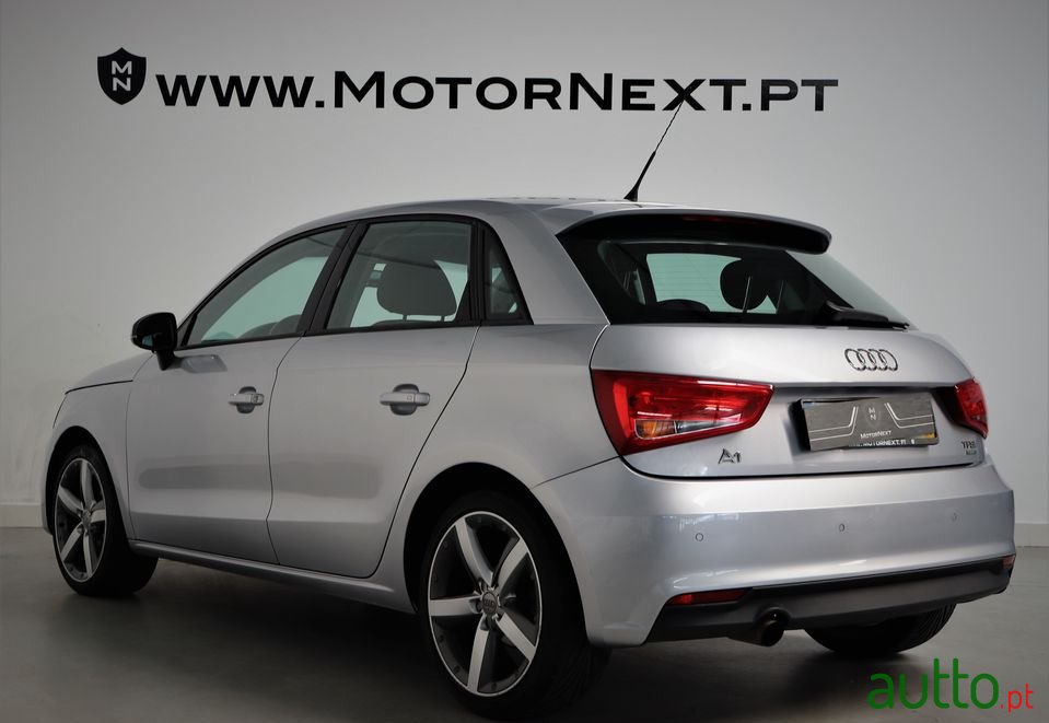 2016' Audi A1 Sportback photo #2