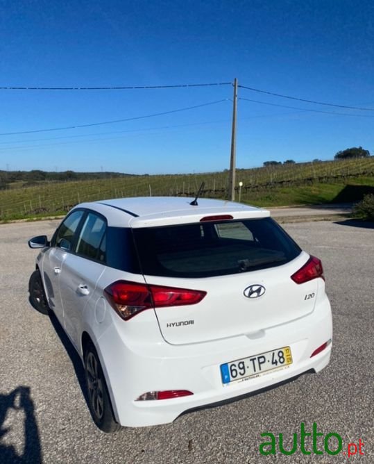 2017' Hyundai i20 photo #6