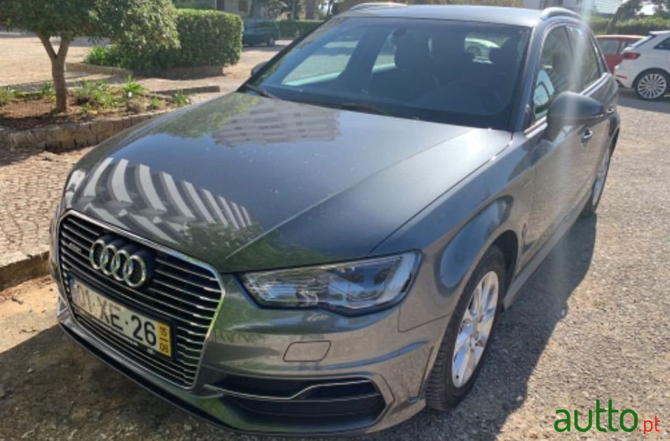 2015' Audi A3 Sportback photo #1