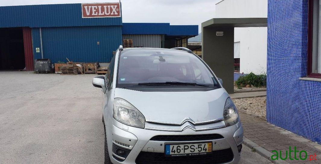 2011' Citroen C4-Picasso photo #1