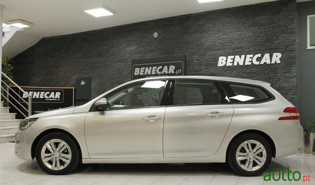 2015' Peugeot 308 1.6 E-Hdi photo #2