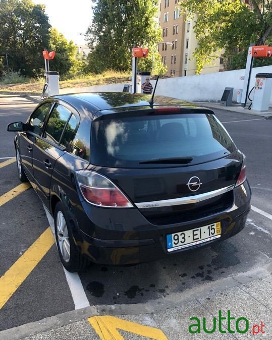 2007' Opel Astra photo #4