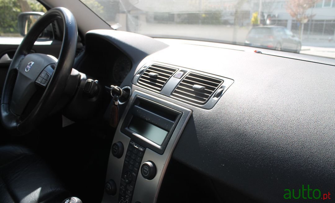 2005' Volvo S40 photo #5