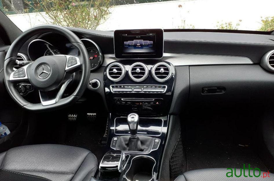 2015' Mercedes-Benz C-200 photo #3