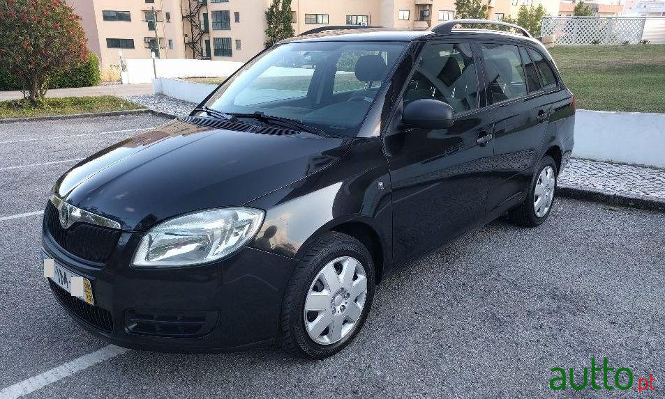2009' Skoda Fabia Break photo #1