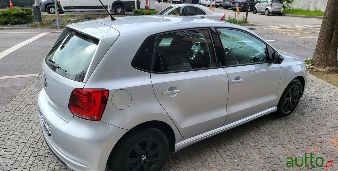 2010' Volkswagen Polo photo #3