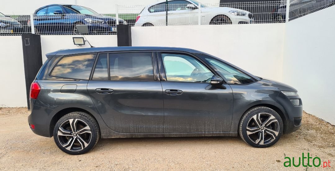 2016' Citroen C4 Grand Picasso photo #4