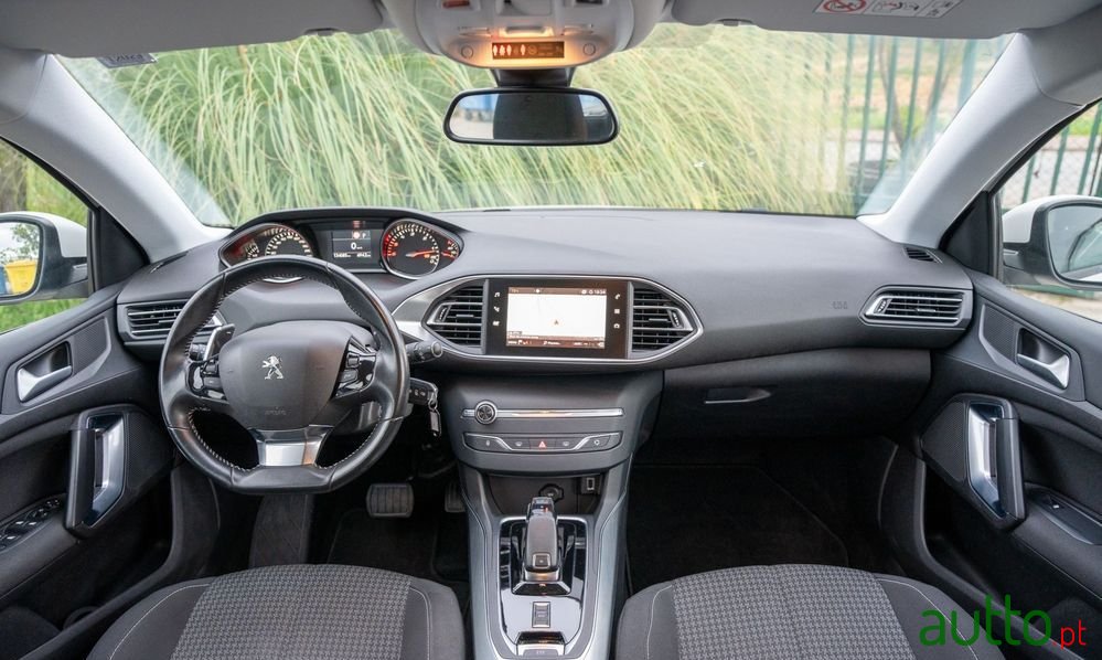 2020' Peugeot 308 Sw photo #5