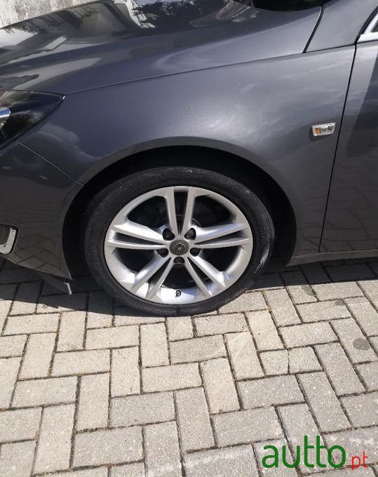 2015' Opel Insignia Sports Tourer photo #2
