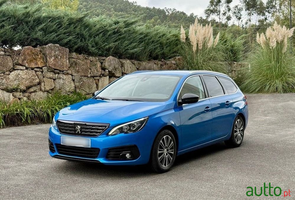 2021' Peugeot 308 Sw photo #2