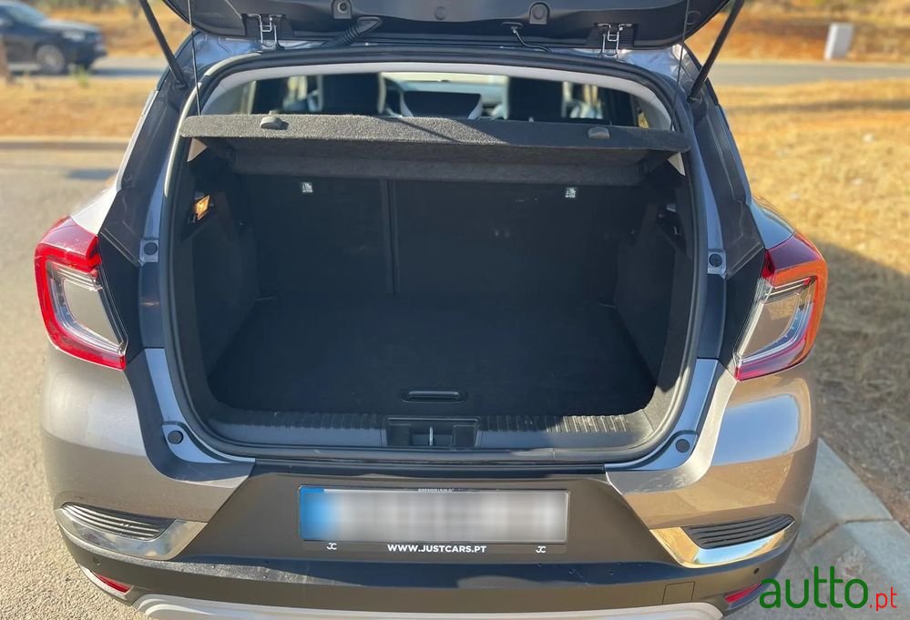 2021' Renault Captur photo #5