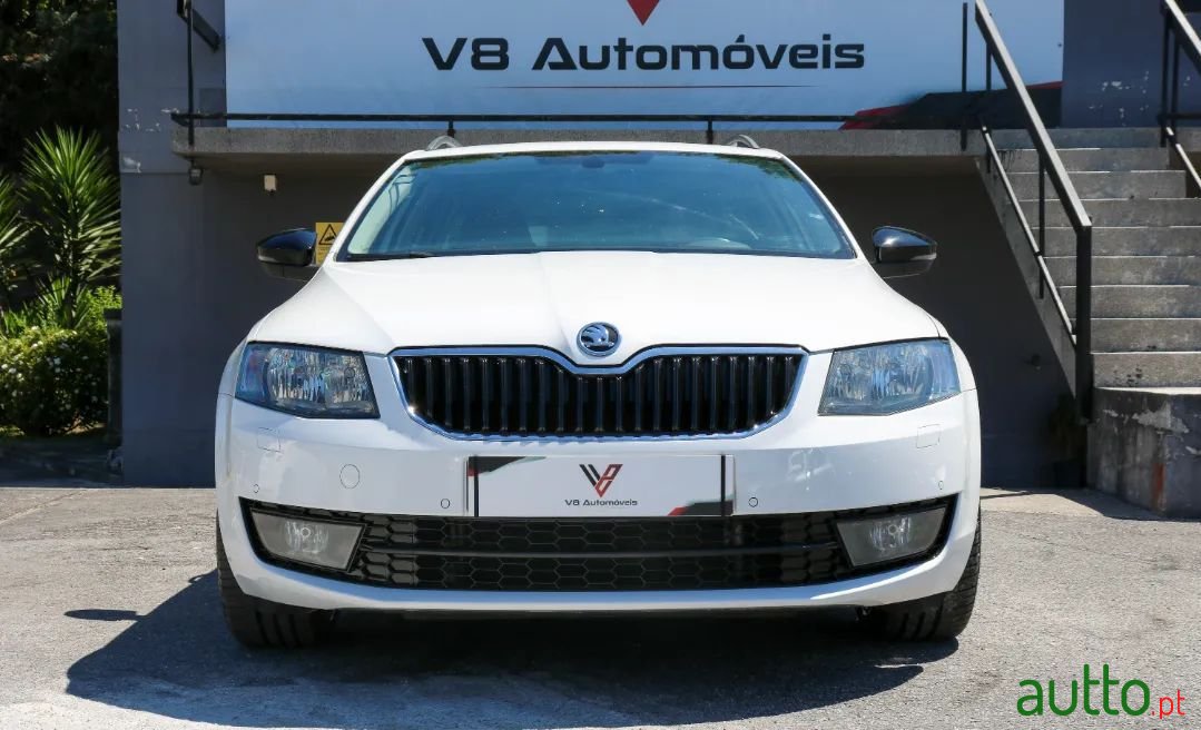 2016' Skoda Octavia Break photo #2