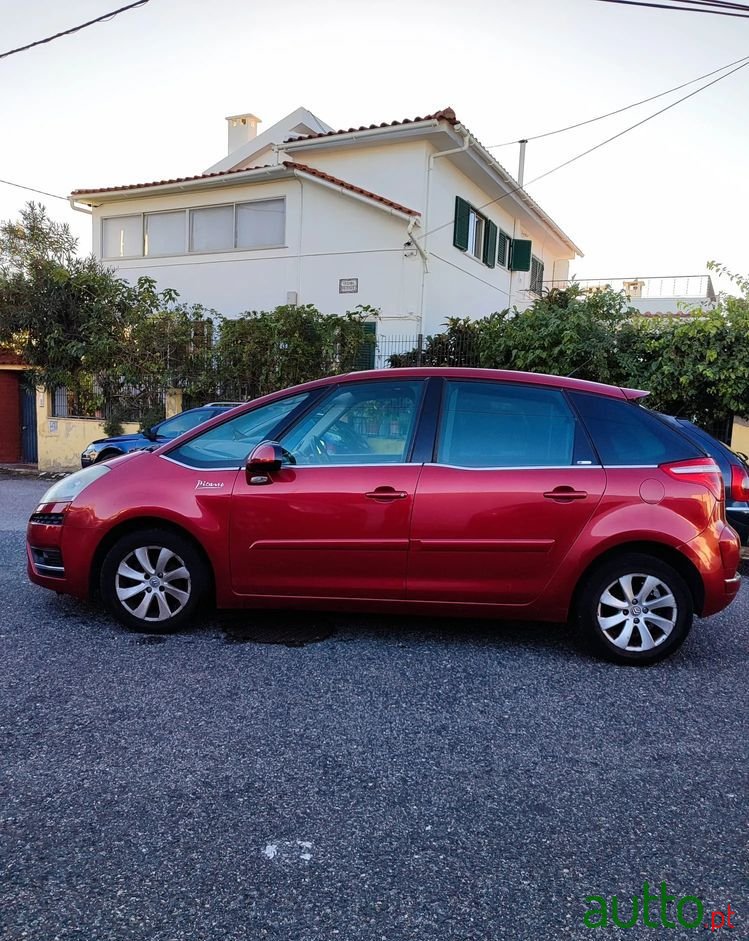 2009' Citroen C4 Picasso photo #2