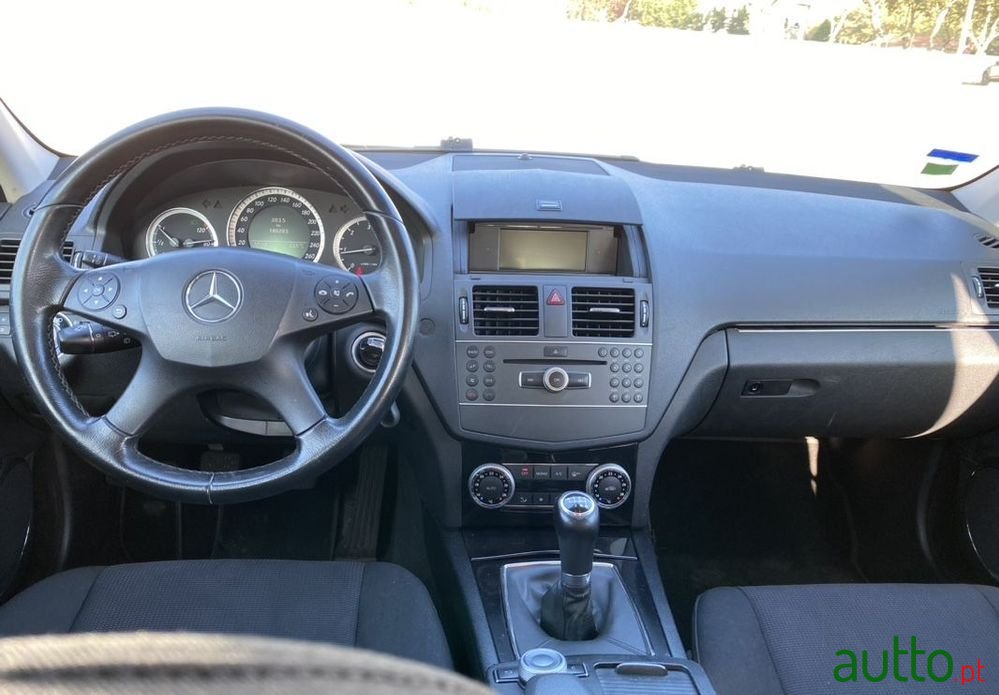 2010' Mercedes-Benz C 200 photo #2
