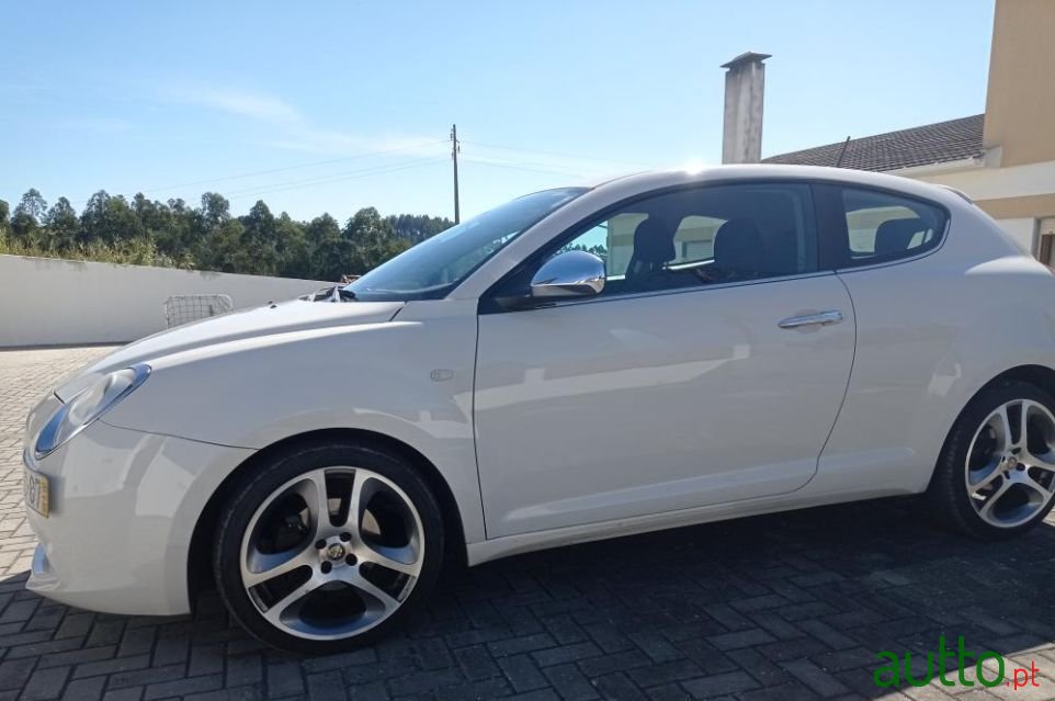 2009' Alfa Romeo MiTo photo #1