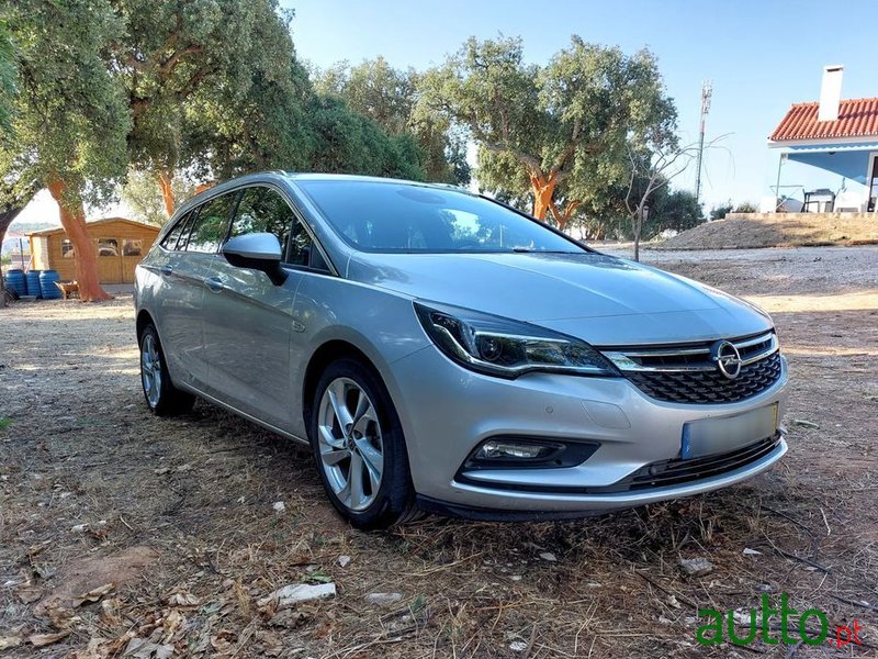 2017' Opel Astra Sports Tourer photo #5