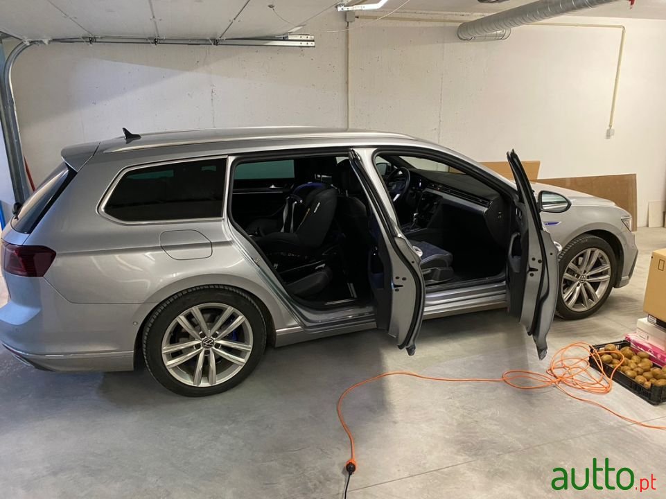 2021' Volkswagen Passat photo #3