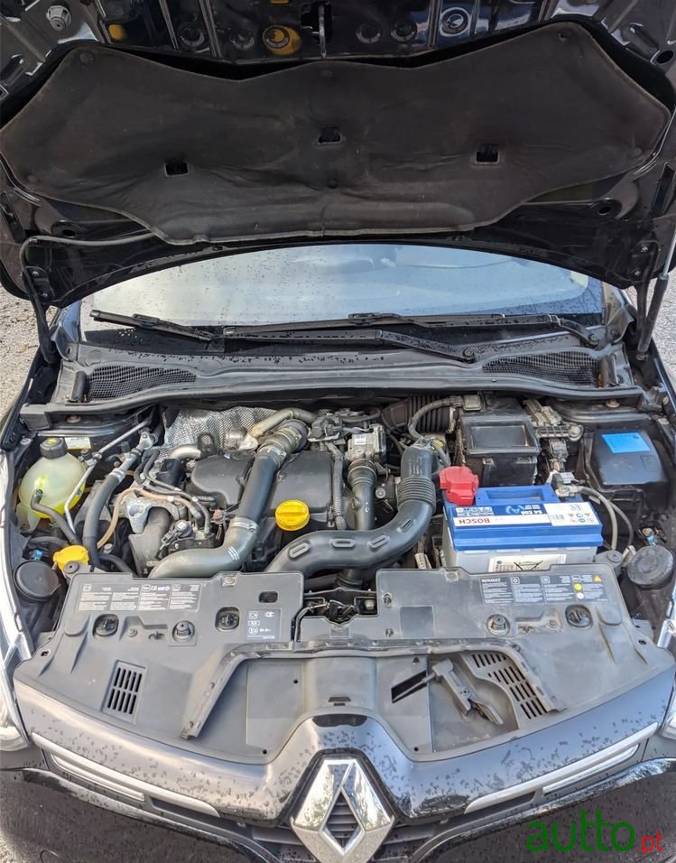 2014' Renault Clio Sport Tourer photo #6