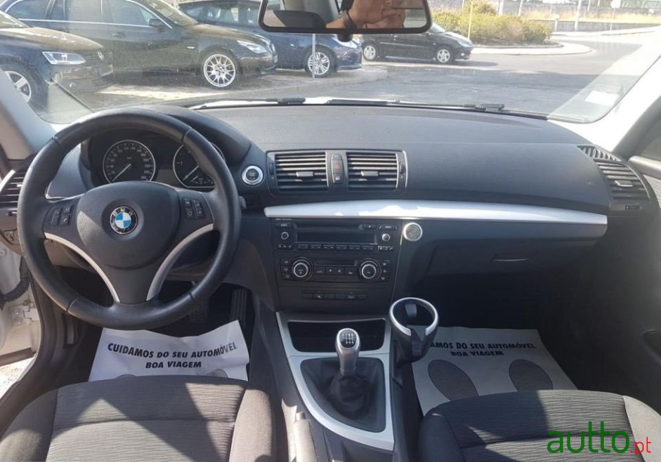 2010' BMW 120 D photo #4