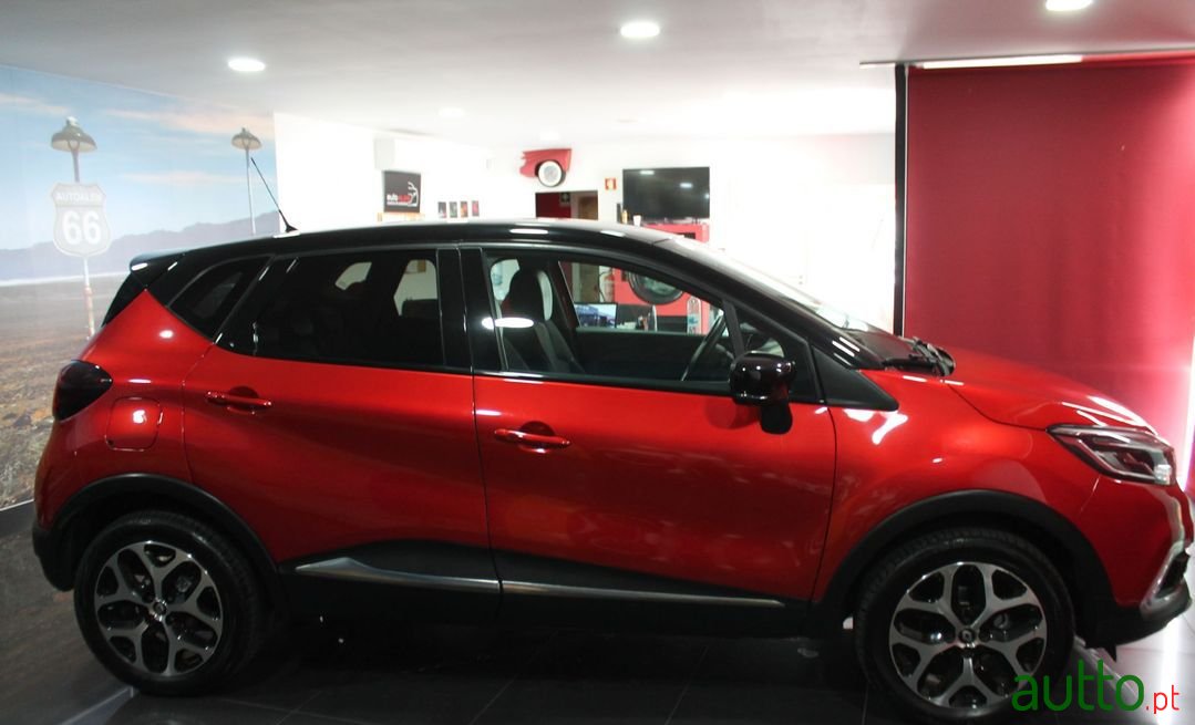 2017' Renault Captur photo #2