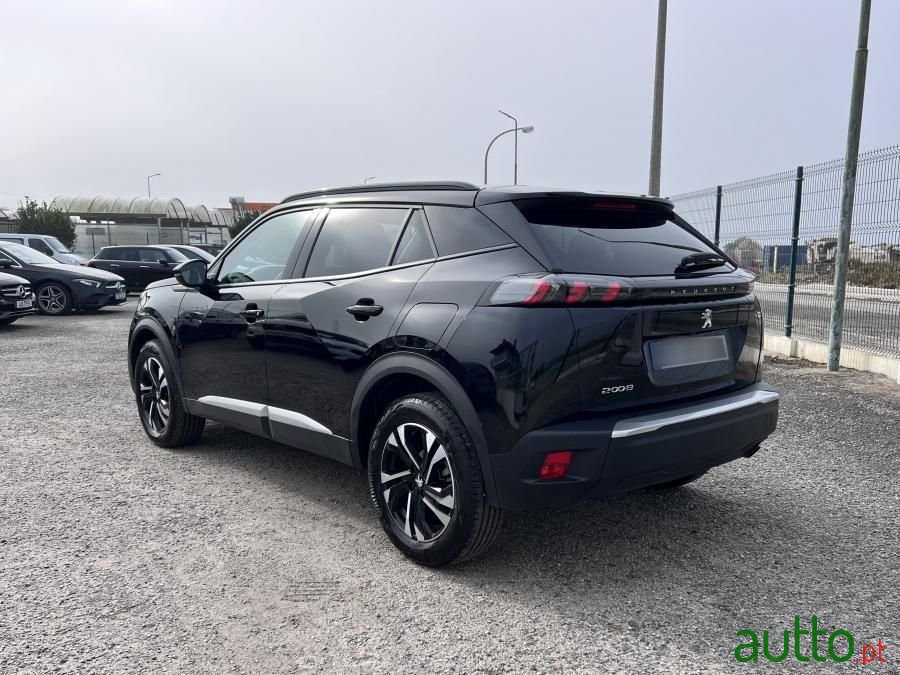 2022' Peugeot 2008 photo #4