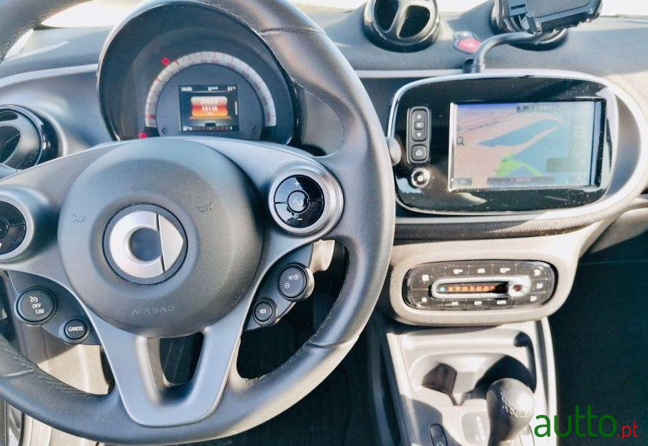 2018' Smart Fortwo photo #3