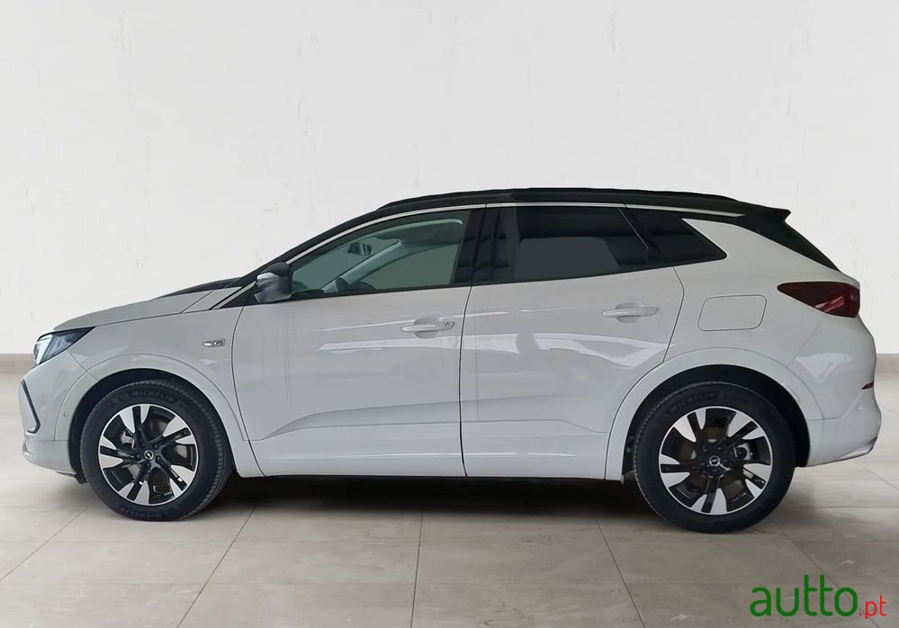 2024' Opel Grandland 1.6 T Phev Elegance photo #6