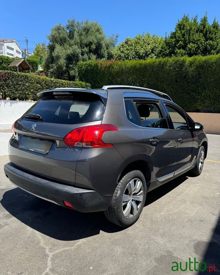 2016' Peugeot 2008 photo #6