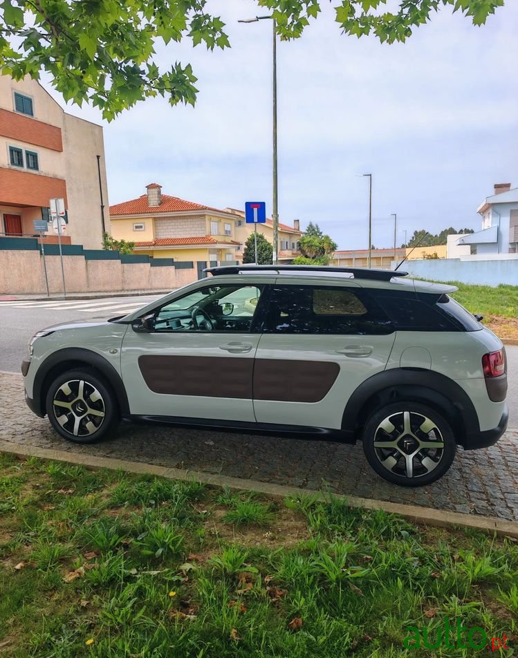 2015' Citroen C4 Cactus photo #5