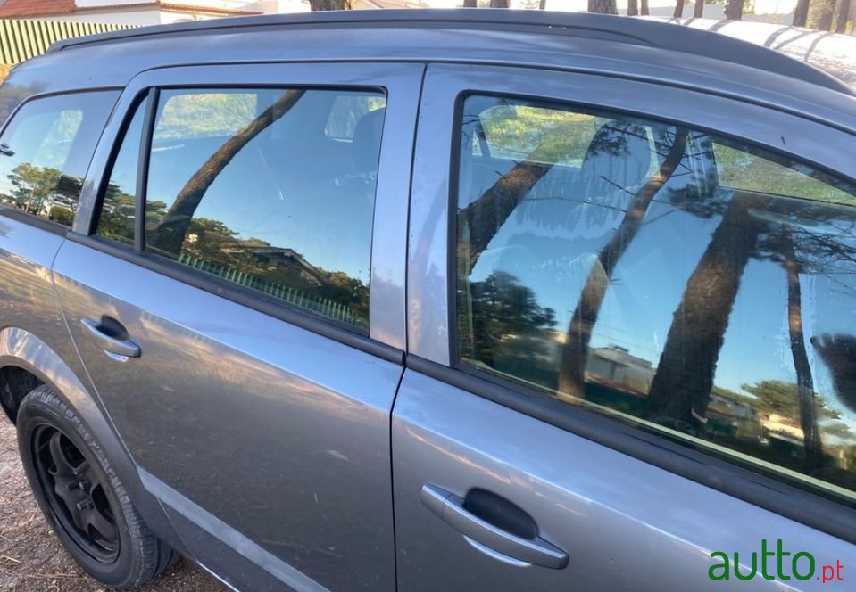 2006' Opel Astra Caravan photo #5