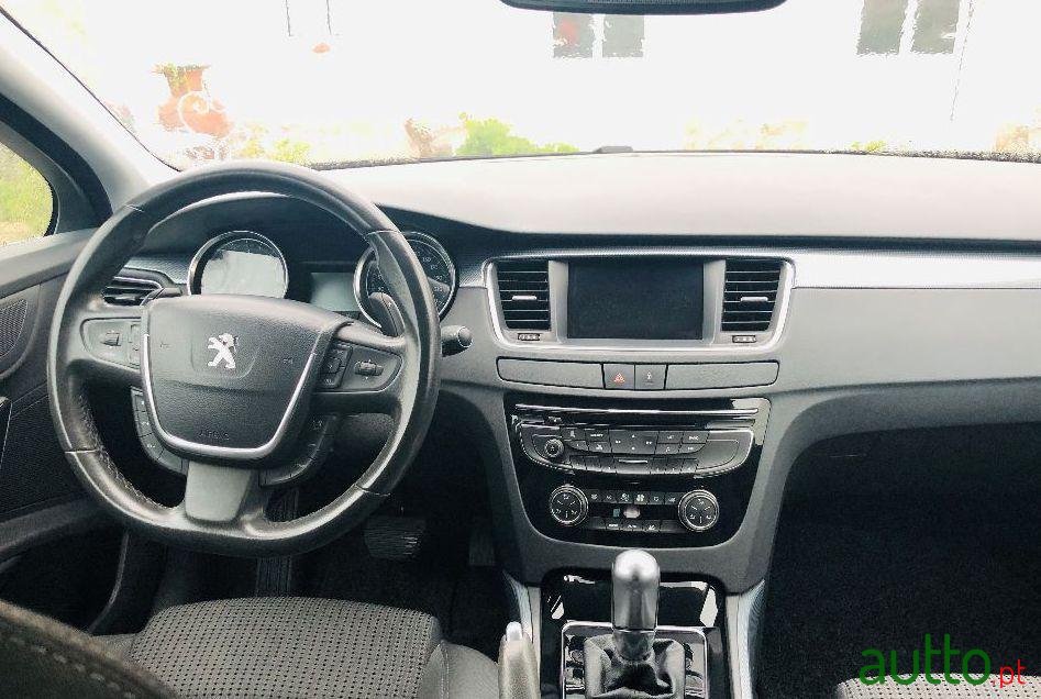 2012' Peugeot 508 Sw photo #1