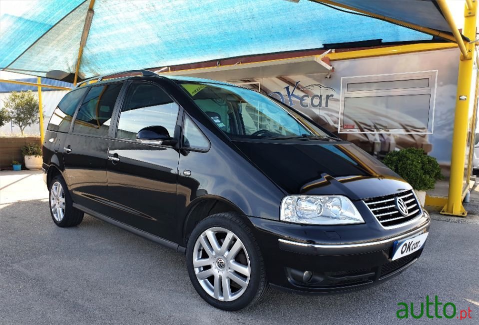 2009' Volkswagen Sharan photo #1