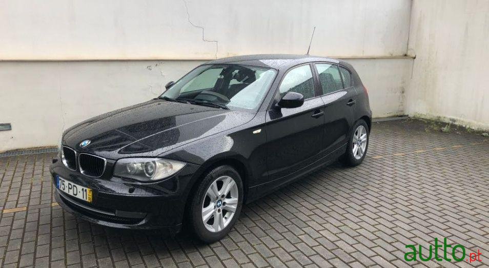 2011' BMW 120 photo #1