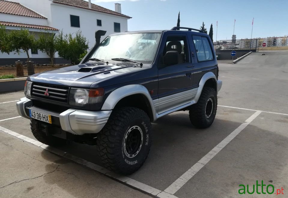 1997' Mitsubishi Pajero photo #6