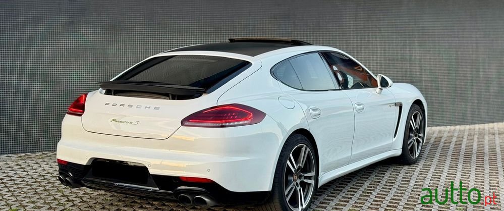 2013' Porsche Panamera S Hybrid photo #4