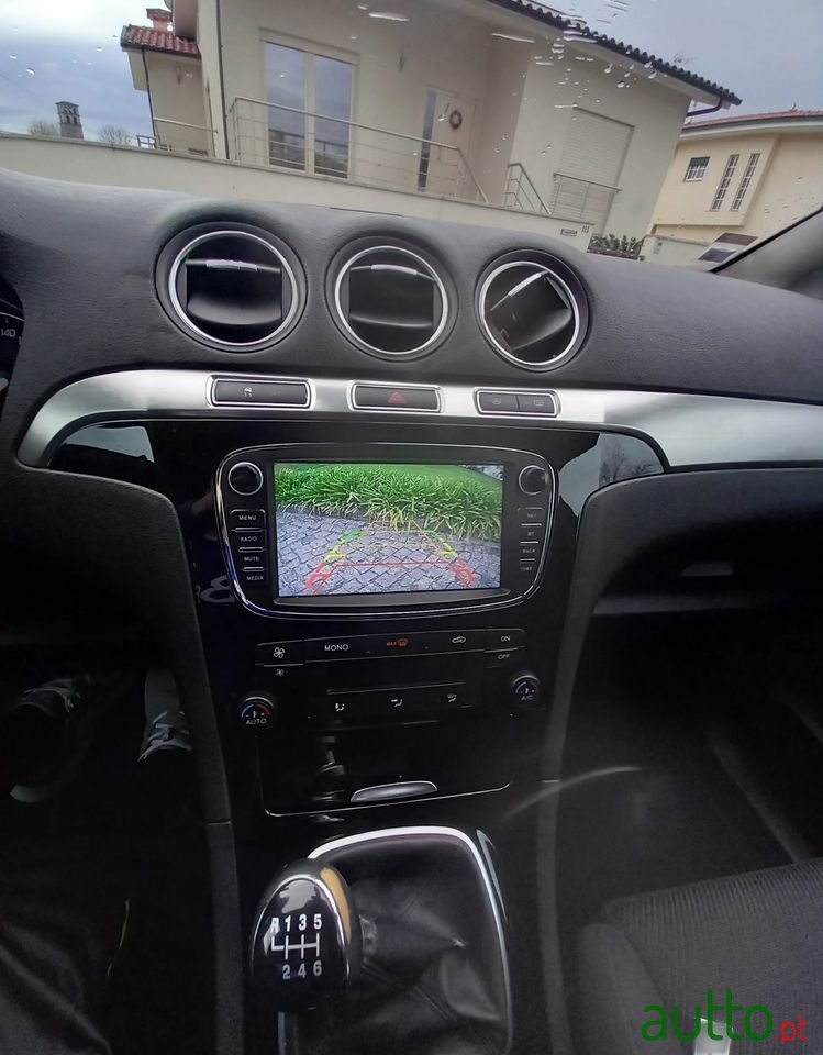 2010' Ford S-Max photo #6