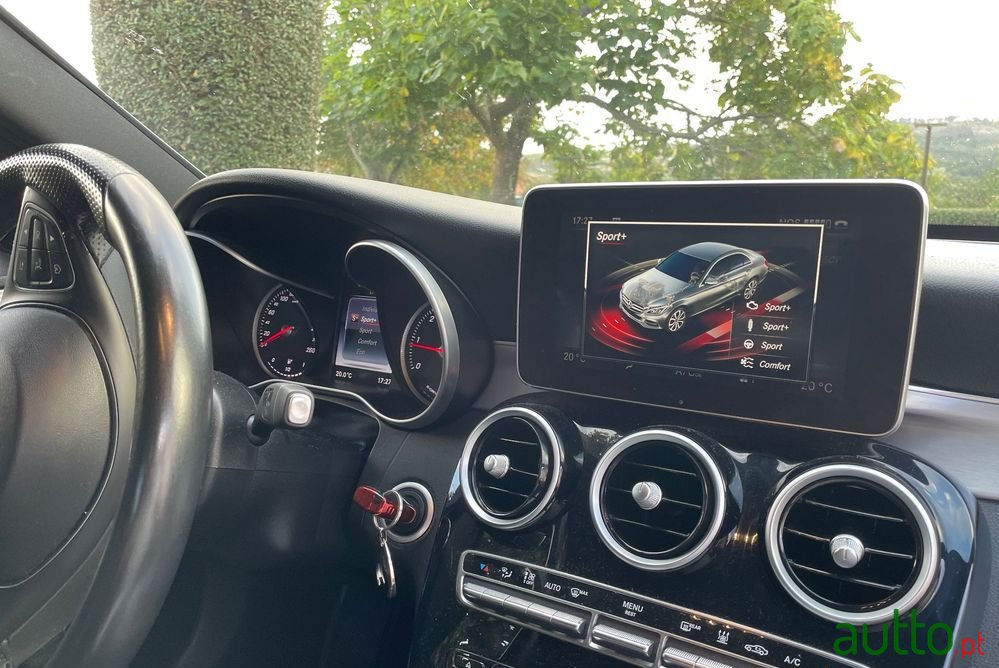 2015' Mercedes-Benz Classe C photo #6