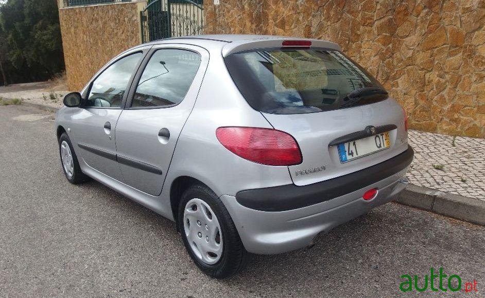 2000' Peugeot 206 1.1I Xt photo #2