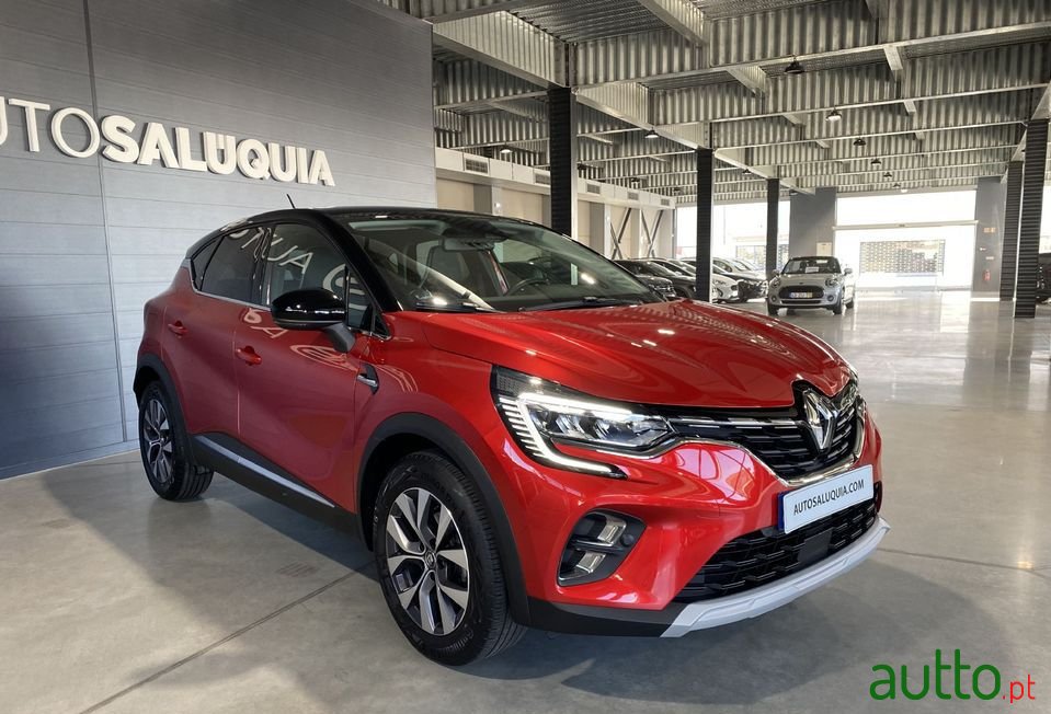 2021' Renault Captur photo #6
